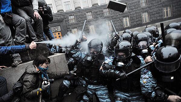 gaze lacrimogene 02i scand00ri ucraina - europa