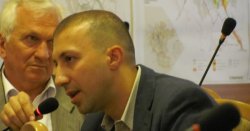 Șeful Direcției transport a fost coleg de clasă cu primarul Chirtoacă Șeful Direcției transport a fost coleg de clasă cu primarul Chirtoacă