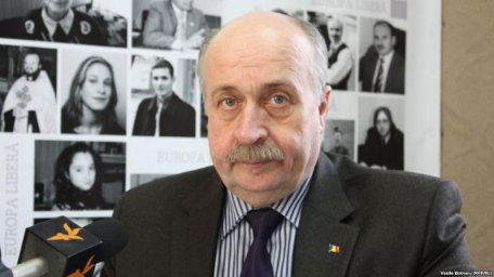 Saharneanu în Parlament: Voronin a creat SISTEMUL MAFIOT Saharneanu în Parlament: Voronin a creat SISTEMUL MAFIOT
