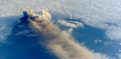 (FOTO) Un vulcan activ văzut din cosmos (FOTO) Un vulcan activ văzut din cosmos