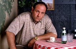 Actorul care-l juca pe Tony Soprano a MURIT Actorul care-l juca pe Tony Soprano a MURIT