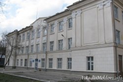 Ofițerii Centrului Național Anticorupție „vor descinde” la Colegiul de medicină din Ungheni Ofițerii Centrului Național Anticorupție „vor descinde” la Colegiul de medicină din Ungheni