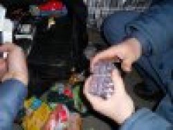 Peste 71 mii de pastile şi fiole cu anabolizante au fost reţinute la frontiera moldo-română Peste 71 mii de pastile şi fiole cu anabolizante au fost reţinute la frontiera moldo-română