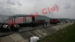 Două TIR-uri s-au ciocnit și au luat foc la Cluj. Trei persoane au murit Două TIR-uri s-au ciocnit și au luat foc la Cluj. Trei persoane au murit