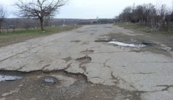 Drumurile spre punctele vamale din Briceni vor fi reabilitate Drumurile spre punctele vamale din Briceni vor fi reabilitate