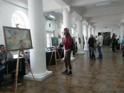 Vin și pictură: expoziția „Maluri de Prut” Vin și pictură: expoziția „Maluri de Prut”
