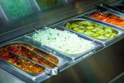 Un lanț de fast food din Moldova s-a extins și la București cu o strategie curajoasă Un lanț de fast food din Moldova s-a extins și la București cu o strategie curajoasă
