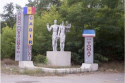 Sătenii din Tomai au reparat cu forţe proprii cinci străzi locale Sătenii din Tomai au reparat cu forţe proprii cinci străzi locale