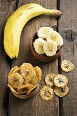 Chipsuri de banane – alternativa sănătoasă făcută acasă Chipsuri de banane – alternativa sănătoasă făcută acasă
