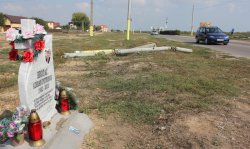 Crucile de pe marginea drumurilor trebuie mutate în cimitire Crucile de pe marginea drumurilor trebuie mutate în cimitire