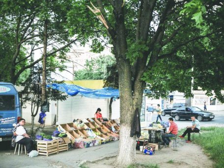 Taxe usturătoare pentru vânzătorii ambulanți Taxe usturătoare pentru vânzătorii ambulanți