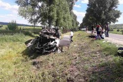 Pasagerul unui microbuz de rută și șoferul automobilului implicat în accident au murit Pasagerul unui microbuz de rută și șoferul automobilului implicat în accident au murit