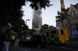 MIRACOLUL după incendiul de la Grenfell Tower din Londra: O familie dată dispărută a fost găsită în siguranţă şi nevătămată după ce autorităţile nu sperau să mai găsească supravieţuitori MIRACOLUL după incendiul de la Grenfell Tower din Londra: O familie dată dispărută a fost găsită în siguranţă şi nevătămată după ce autorităţile nu sperau să mai găsească supravieţuitori