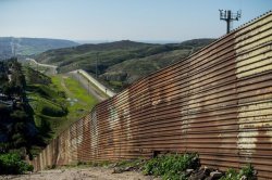 Turcia a început construcția unui zid la frontiera cu Iranul Turcia a început construcția unui zid la frontiera cu Iranul