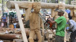 Rusia // Mâncare ca „din topor” la Sărbătoarea Toporului. 129 de persoane s-au intoxicat Rusia // Mâncare ca „din topor” la Sărbătoarea Toporului. 129 de persoane s-au intoxicat