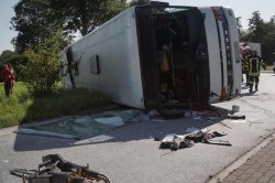 TRAGIC! Un autocar cu români s-a RĂSTURNAT în Germania: cel puţin 50 de răniţi, dintre care şase în stare gravă TRAGIC! Un autocar cu români s-a RĂSTURNAT în Germania: cel puţin 50 de răniţi, dintre care şase în stare gravă