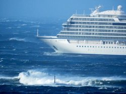 Spectacular operation, 1300 people evacuated from Norwegian VIDEO ship Spectacular operation, 1300 people evacuated from Norwegian VIDEO ship