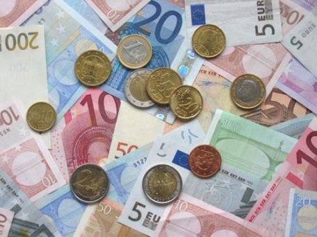 Datoriile Greciei pot compromite soarta monedei Euro Datoriile Greciei pot compromite soarta monedei Euro