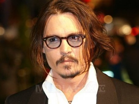 Johnny Depp se mută într-un sat din Marea Britanie Johnny Depp se mută într-un sat din Marea Britanie
