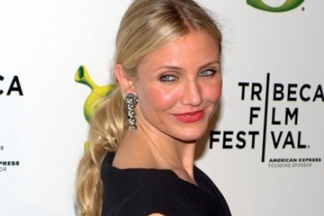 Cameron Diaz declară ca este atrasă de fete şi îi place sexul animalic Cameron Diaz declară ca este atrasă de fete şi îi place sexul animalic