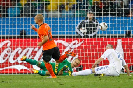 Portocala mecanică a ajuns în sferturi: Olanda - Slovacia 2-1 Portocala mecanică a ajuns în sferturi: Olanda - Slovacia 2-1