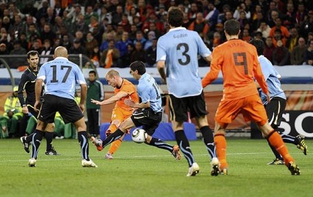 Olanda merge în finală: Uruguay 2 - 3 Olanda Olanda merge în finală: Uruguay 2 - 3 Olanda