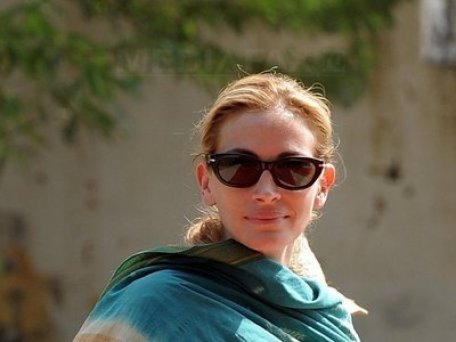 Julia Roberts s-a îngrăşat cinci kilograme mâncând pizza, în timpul filmărilor la "Eat Pray Love" Julia Roberts s-a îngrăşat cinci kilograme mâncând pizza, în timpul filmărilor la "Eat Pray Love"