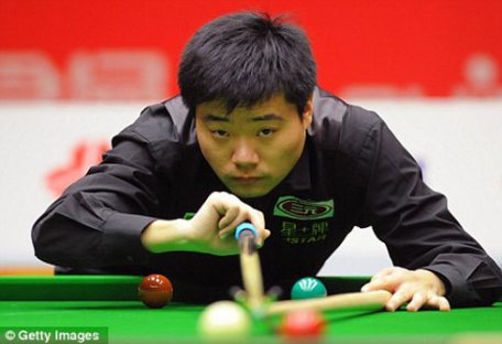 Ding Junhui a fost aproape de o eliminare la Shanghai Masters Ding Junhui a fost aproape de o eliminare la Shanghai Masters