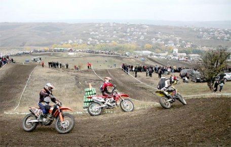 Piloţi de calibru la motocrosul din Hânceşti Piloţi de calibru la motocrosul din Hânceşti