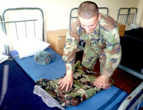 În orăşelul militar al Batalionului 22 În orăşelul militar al Batalionului 22