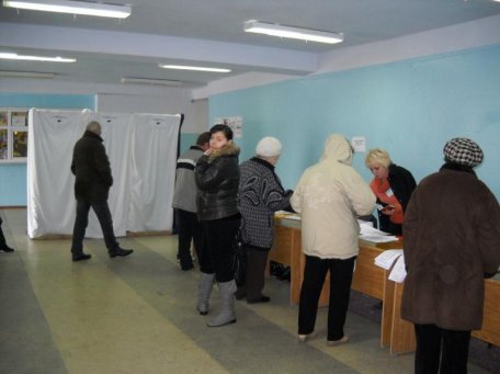 La Soroca cetăţenii au venit să voteze cu noaptea-n cap La Soroca cetăţenii au venit să voteze cu noaptea-n cap