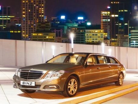 Ce NEBUNIE! Iată cum va arată Mercedes XXL: 130.000 euro bucata! FOTO Ce NEBUNIE! Iată cum va arată Mercedes XXL: 130.000 euro bucata! FOTO