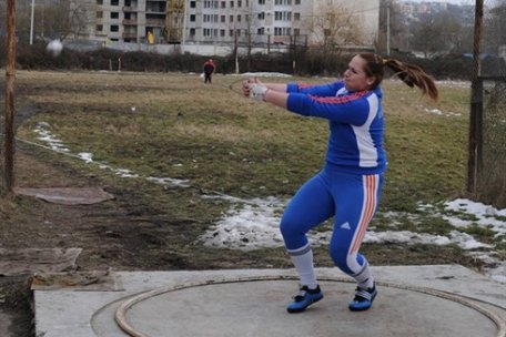 Record naţional la aruncat ciocanul Record naţional la aruncat ciocanul