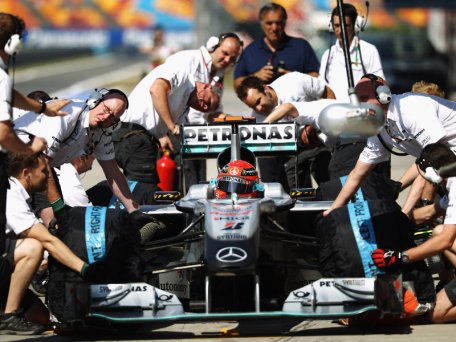 Schumacher: "În Canada vreau podiumul, nu am revenit în F1 pentru un punct sau două" Schumacher: "În Canada vreau podiumul, nu am revenit în F1 pentru un punct sau două"