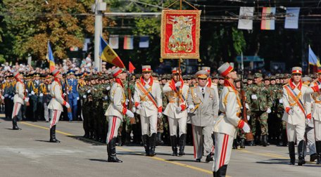 Parada militară de Ziua Independenţei Parada militară de Ziua Independenţei