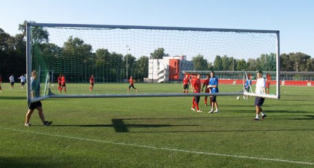 Patru portari și trei atacanți pentru meciurile cu Olanda și San Marino Patru portari și trei atacanți pentru meciurile cu Olanda și San Marino