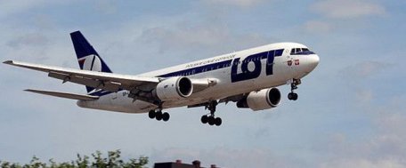 VIDEO: Aproape de tragedie. Un avion polonez a aterizat "pe burtă" VIDEO: Aproape de tragedie. Un avion polonez a aterizat "pe burtă"