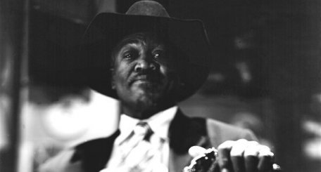 Joe Frazier, primul boxer care l-a învins pe Mohammed Ali, a murit Joe Frazier, primul boxer care l-a învins pe Mohammed Ali, a murit
