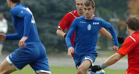 Un fotbalist moldovean a scris o poezie întitulată ,,Basarabia, o chitară” Un fotbalist moldovean a scris o poezie întitulată ,,Basarabia, o chitară”