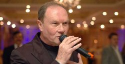 Ian Raiburg: „Când lumea pleca peste hotare, eu m-am întors acasă” Ian Raiburg: „Când lumea pleca peste hotare, eu m-am întors acasă”