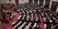 Parlamentul Greciei a votat un program de AUSTERITATE pentru salvarea financiară a ţării Parlamentul Greciei a votat un program de AUSTERITATE pentru salvarea financiară a ţării
