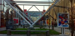 Întorşi din Bratislava, şi-au expus lucrările la Teatrul „Licurici” Întorşi din Bratislava, şi-au expus lucrările la Teatrul „Licurici”