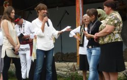 Când moda aduce un omagiu artizanilor din Moldova Când moda aduce un omagiu artizanilor din Moldova