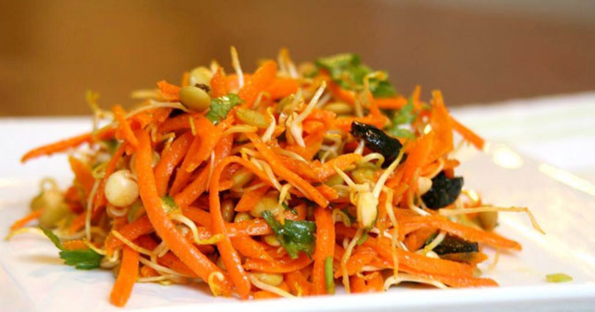Морковь с чесноком и маслом рецепт. Морковный салат. Лёгкие салаты из моркови. Овощной салат из моркови. Корейские салаты.