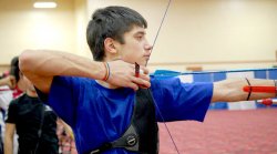 Arcaşul lui Ştefan cel Mare mai bun decât urmaşul lui Robin Hood Arcaşul lui Ştefan cel Mare mai bun decât urmaşul lui Robin Hood