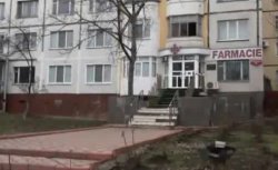S-a deghizat cu o perucă şi a jefuit o farmacie S-a deghizat cu o perucă şi a jefuit o farmacie