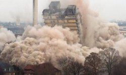 (VIDEO) Cea mai înaltă clădire universitară din Europa a fost aruncată în aer (VIDEO) Cea mai înaltă clădire universitară din Europa a fost aruncată în aer