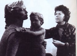 Personalitatea zilei. Claudia Cobizev, sculptorul care a readus monumentul lui Ștefan cel Mare la Chișinău Personalitatea zilei. Claudia Cobizev, sculptorul care a readus monumentul lui Ștefan cel Mare la Chișinău