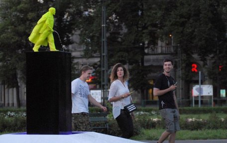 (FOTO) Lenin face pipi în Cracovia (FOTO) Lenin face pipi în Cracovia