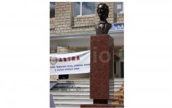 La Orhei a fost dezvelit bustul lui Mihai Eminescu La Orhei a fost dezvelit bustul lui Mihai Eminescu